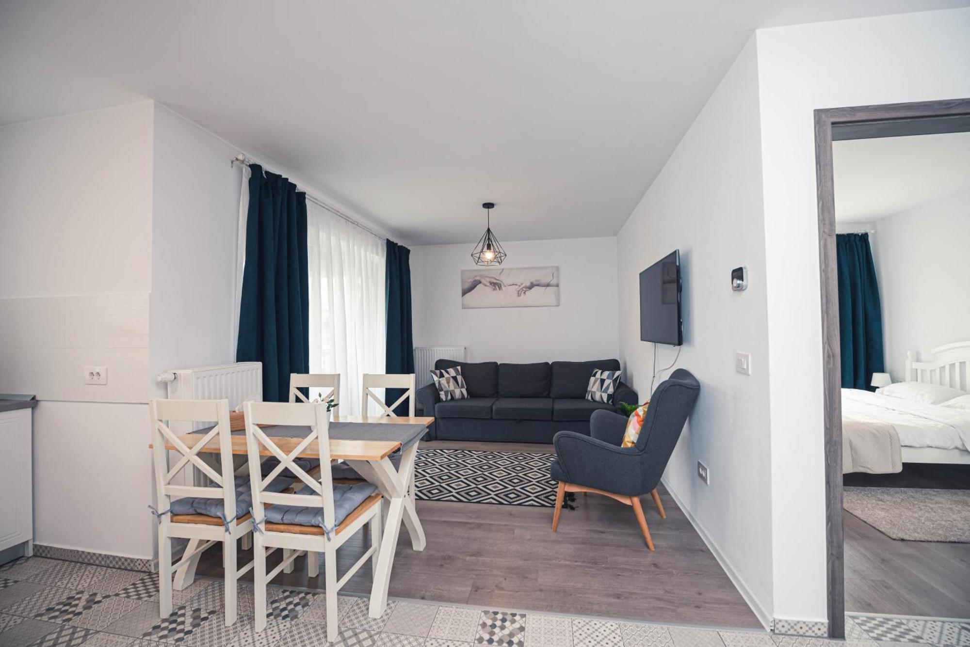 White Mood Apartment 2 Brasov Ngoại thất bức ảnh