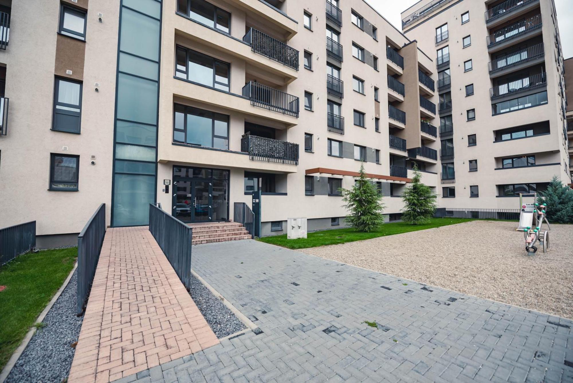 White Mood Apartment 2 Brasov Ngoại thất bức ảnh