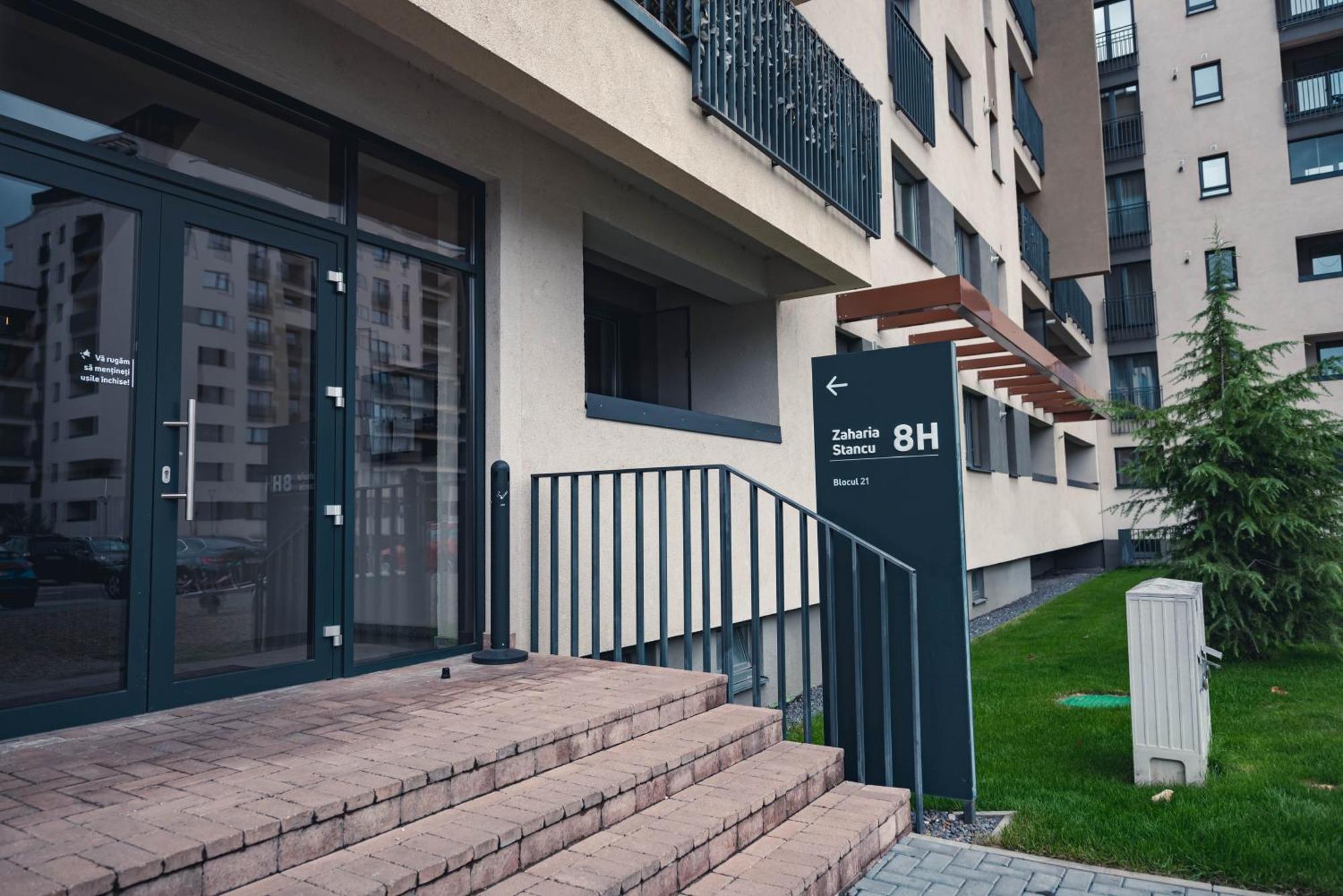 White Mood Apartment 2 Brasov Ngoại thất bức ảnh